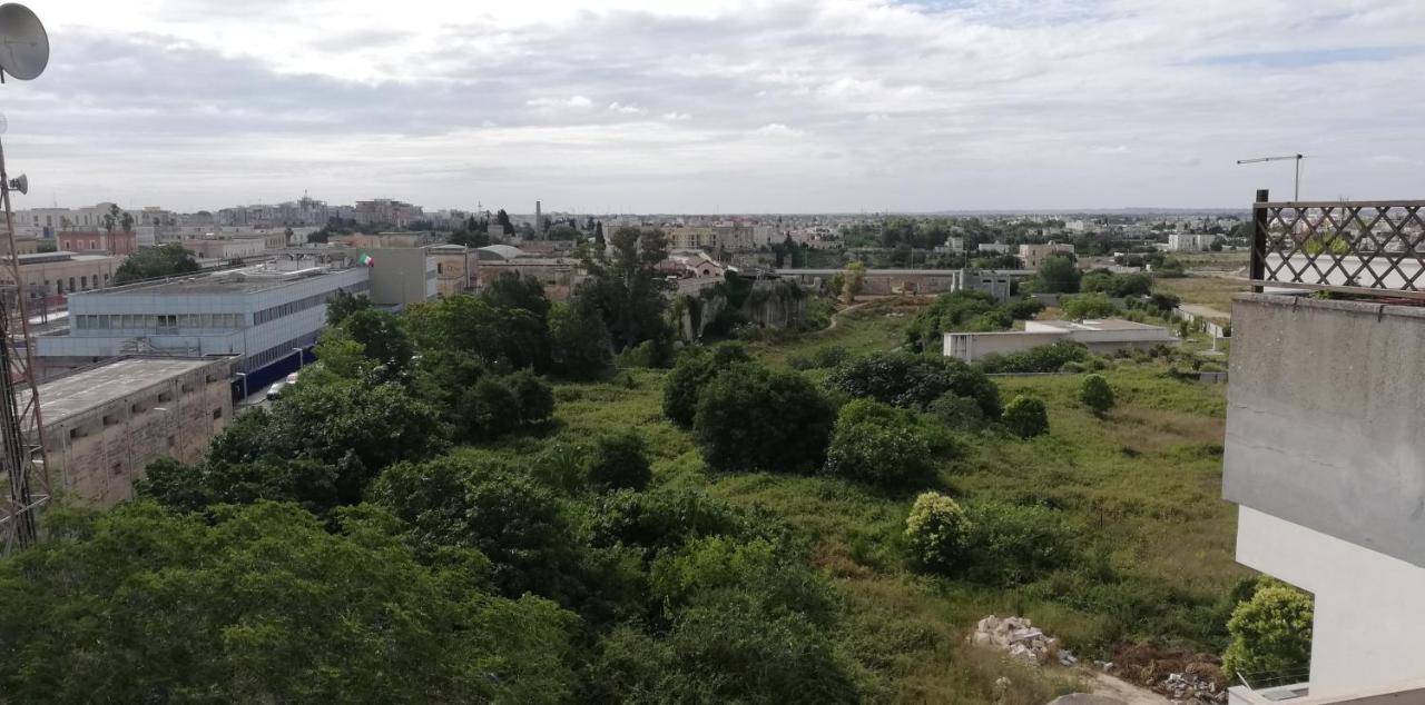 Appartamento Piccolo Attico Lecce Esterno foto